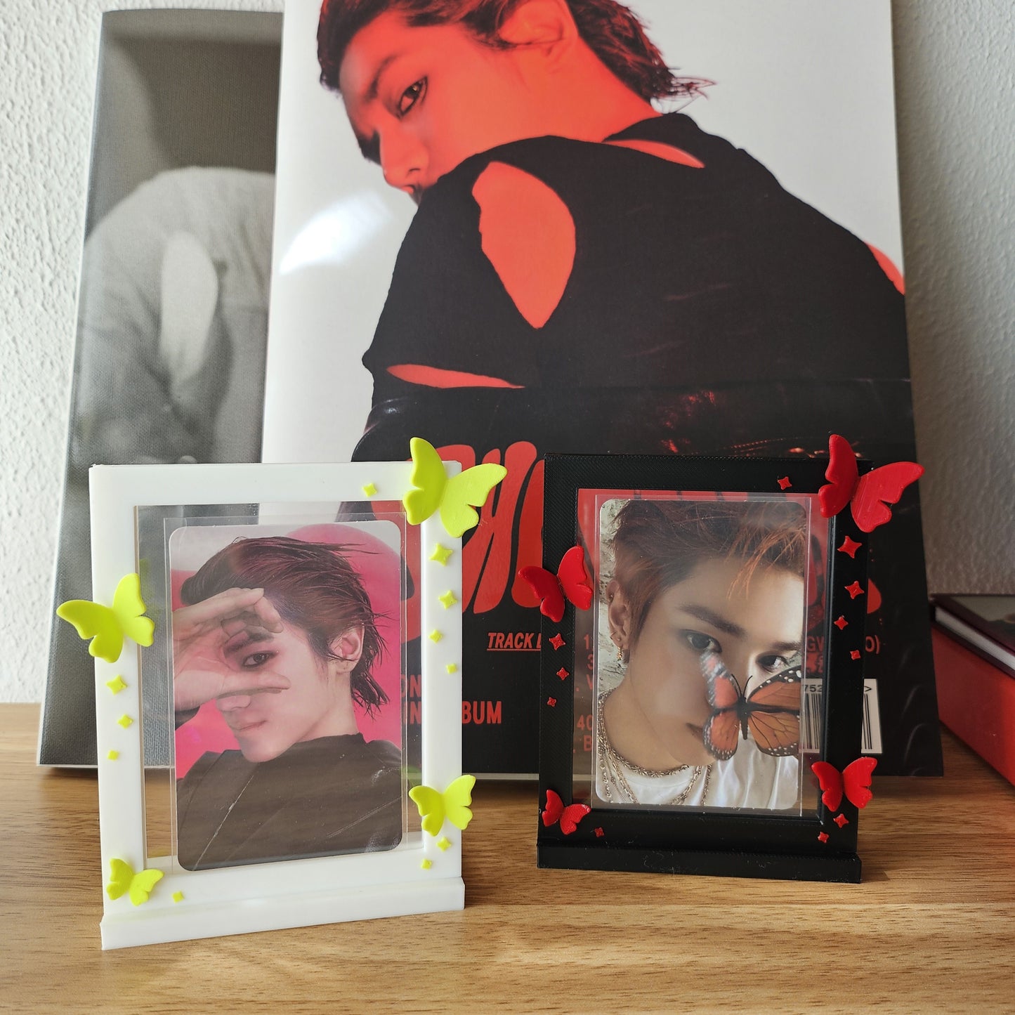 Butterfly Toploader Display Stand